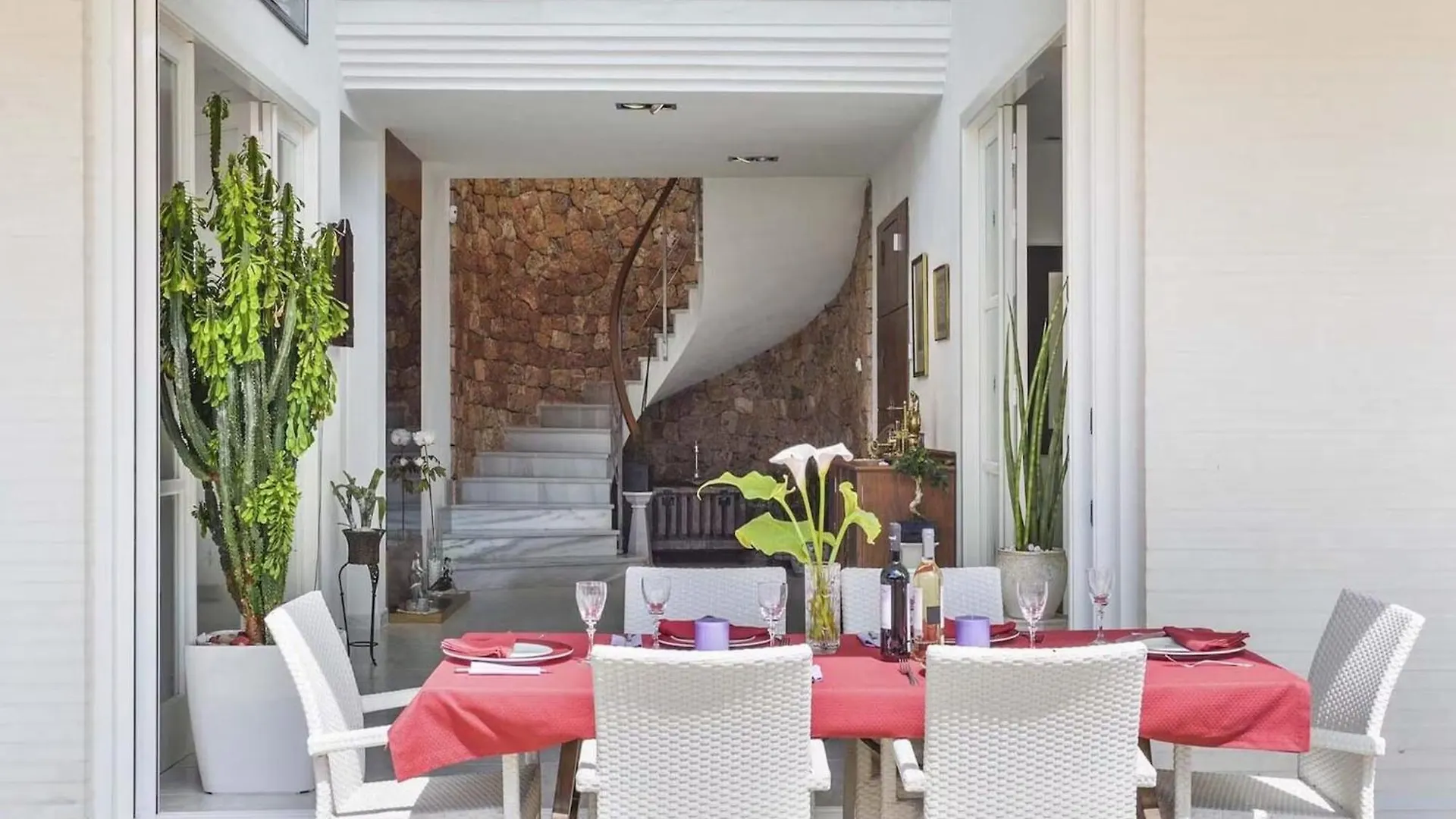 Majestic Villa Near San Antonio